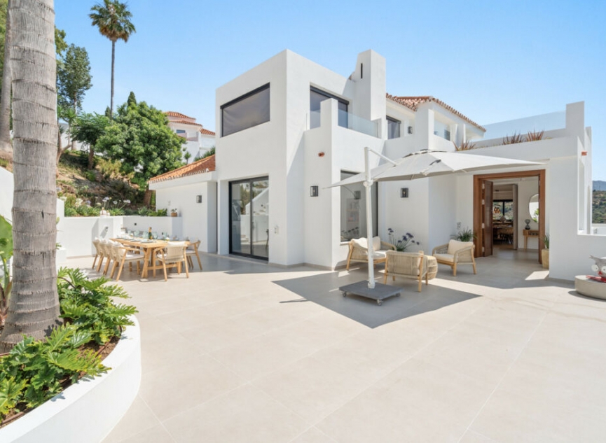 Resale - House -
Nueva Andalucía