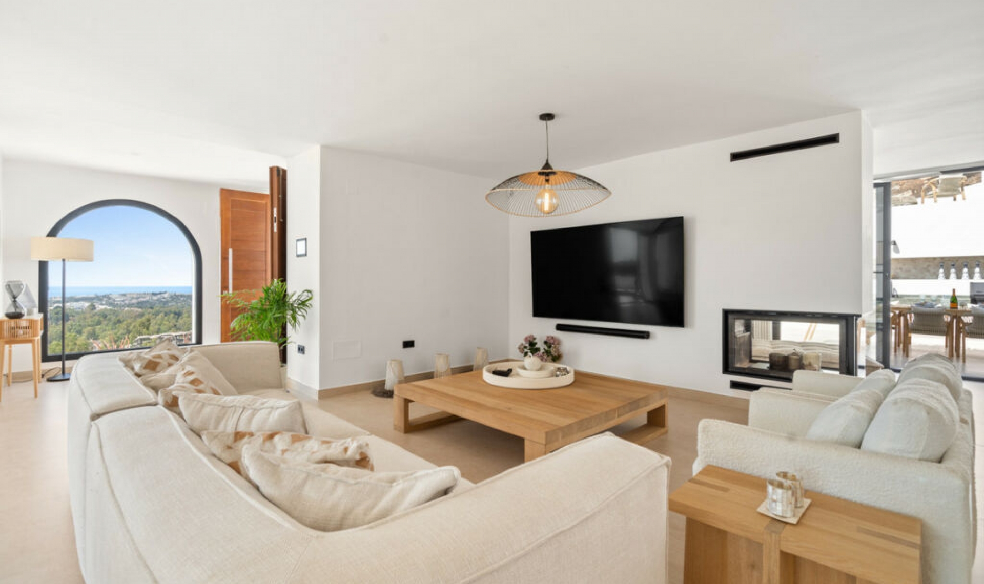 Resale - House -
Nueva Andalucía