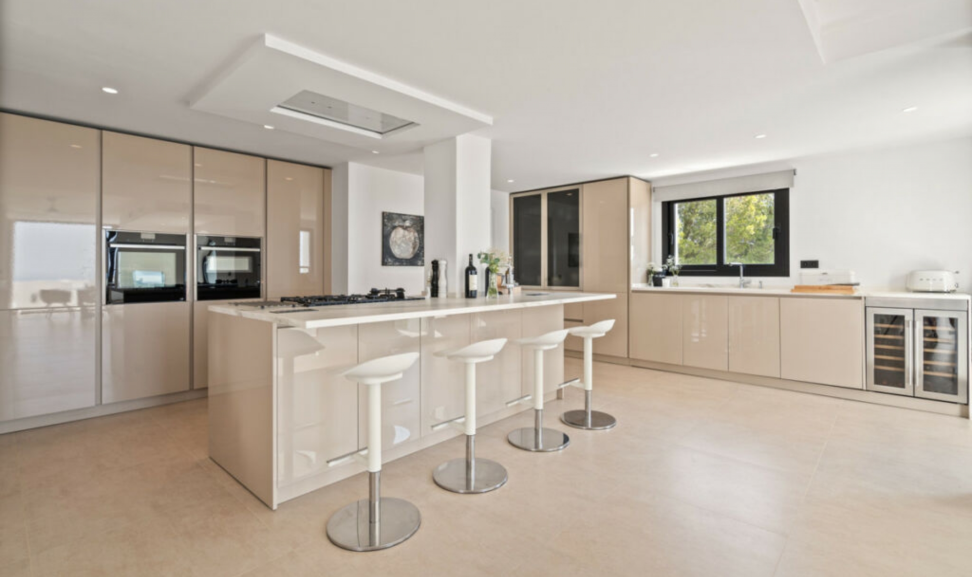 Resale - House -
Nueva Andalucía