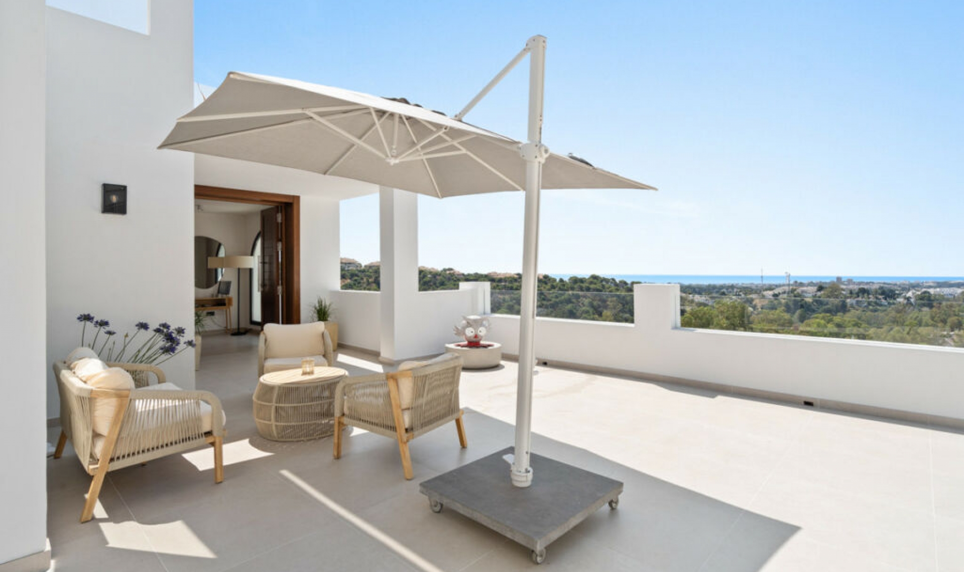 Resale - House -
Nueva Andalucía