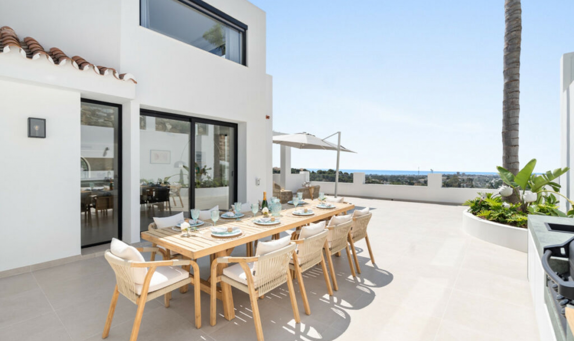 Resale - House -
Nueva Andalucía