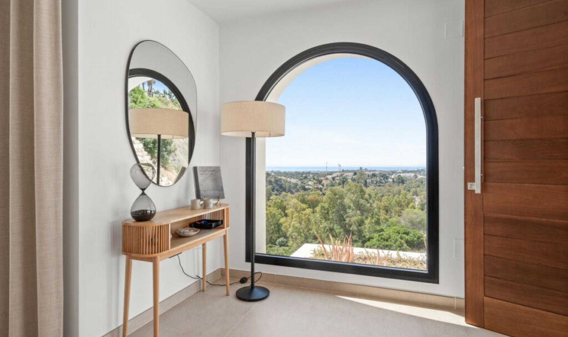 Resale - House -
Nueva Andalucía