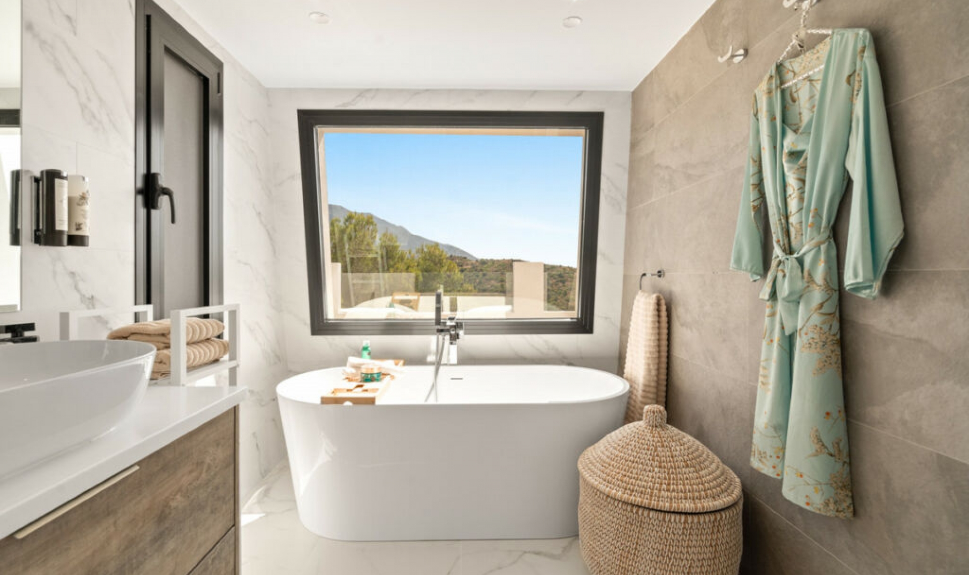 Resale - House -
Nueva Andalucía