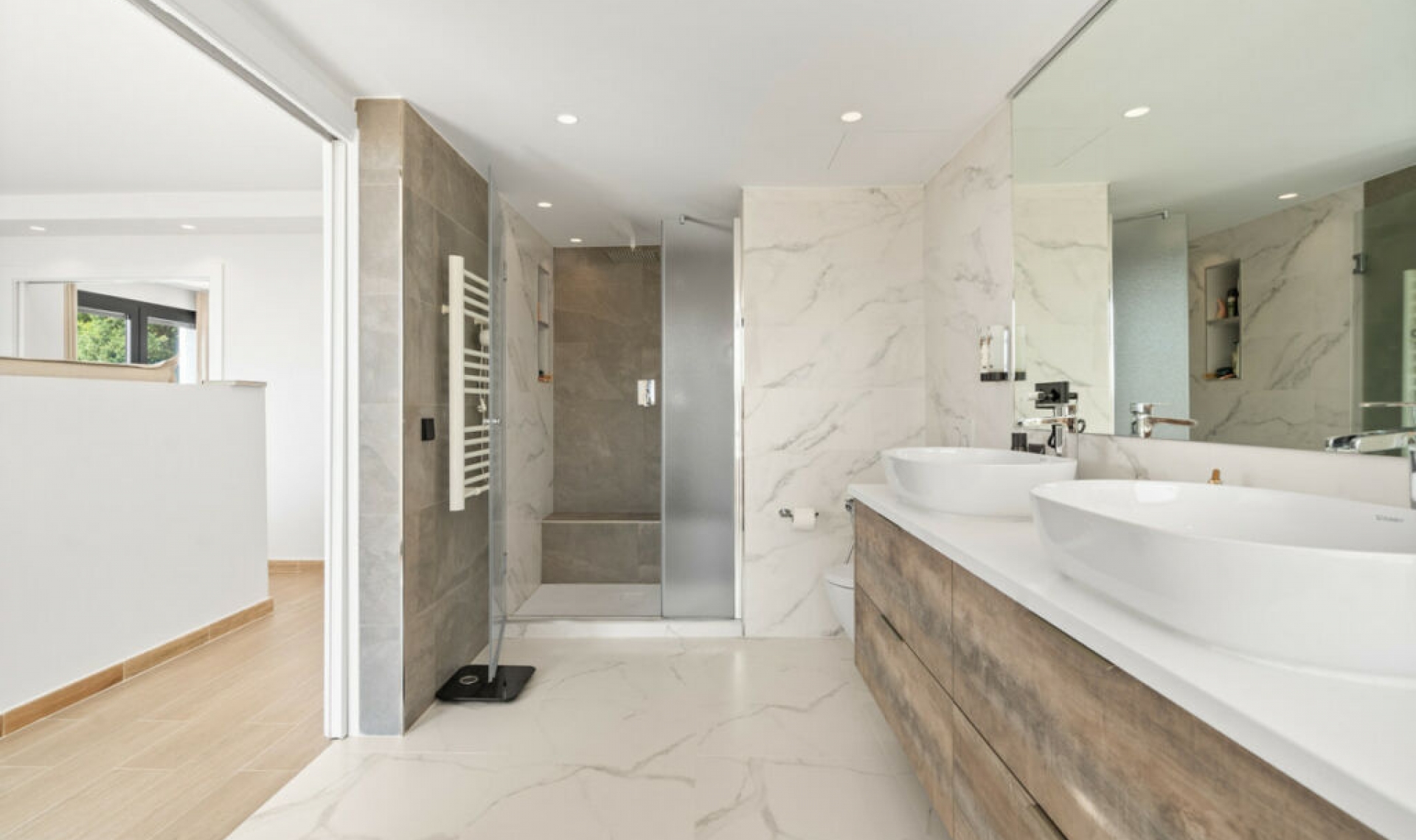 Resale - House -
Nueva Andalucía