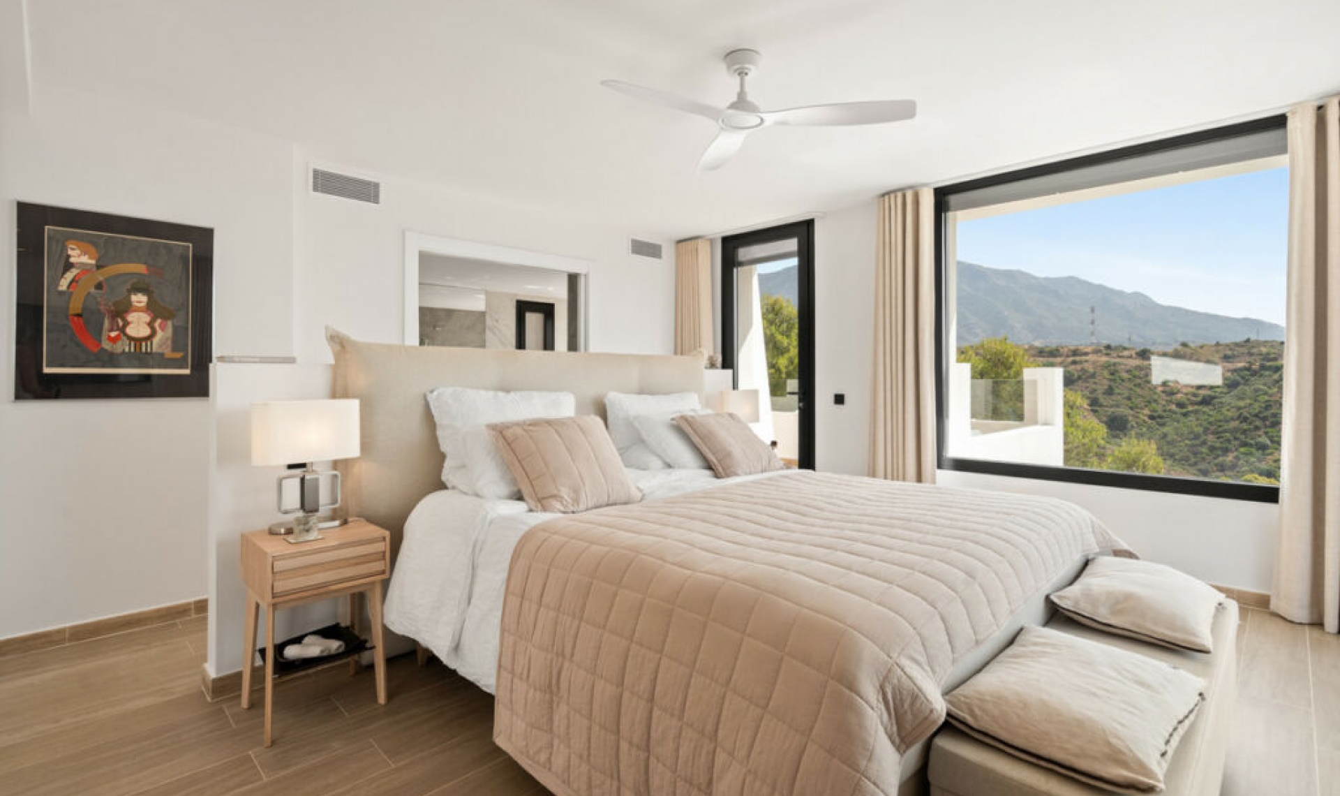 Resale - House -
Nueva Andalucía