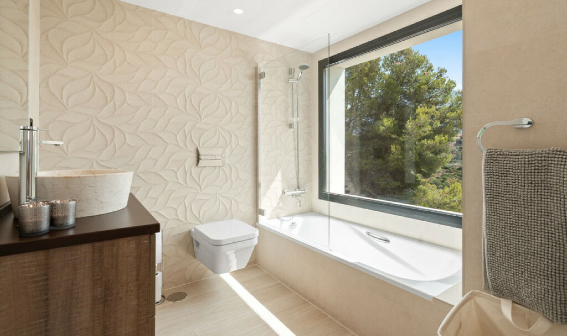 Resale - House -
Nueva Andalucía