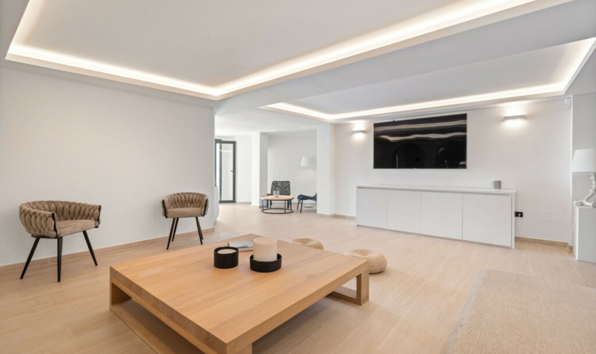 Resale - House -
Nueva Andalucía