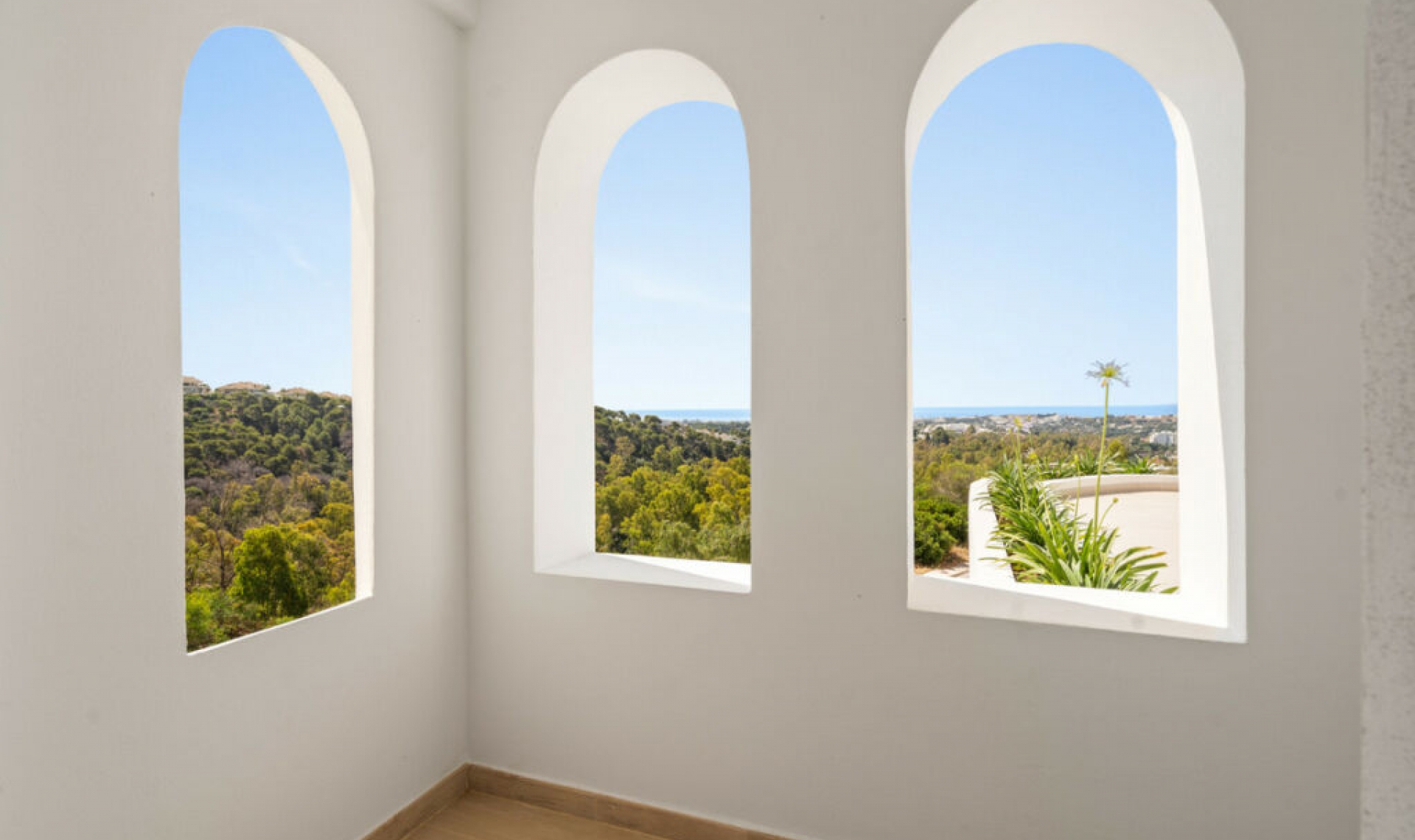 Resale - House -
Nueva Andalucía