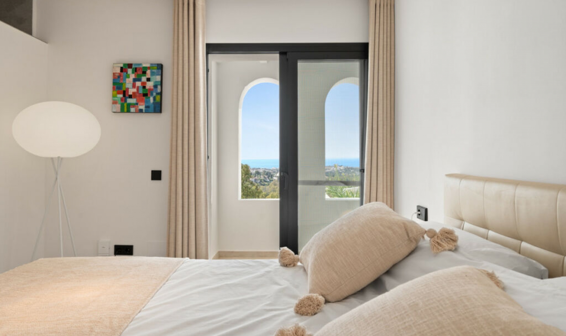 Resale - House -
Nueva Andalucía