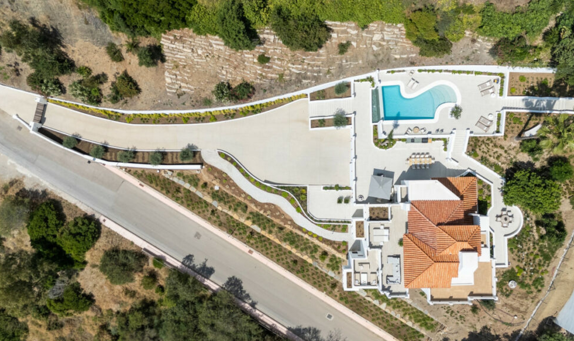 Resale - House -
Nueva Andalucía