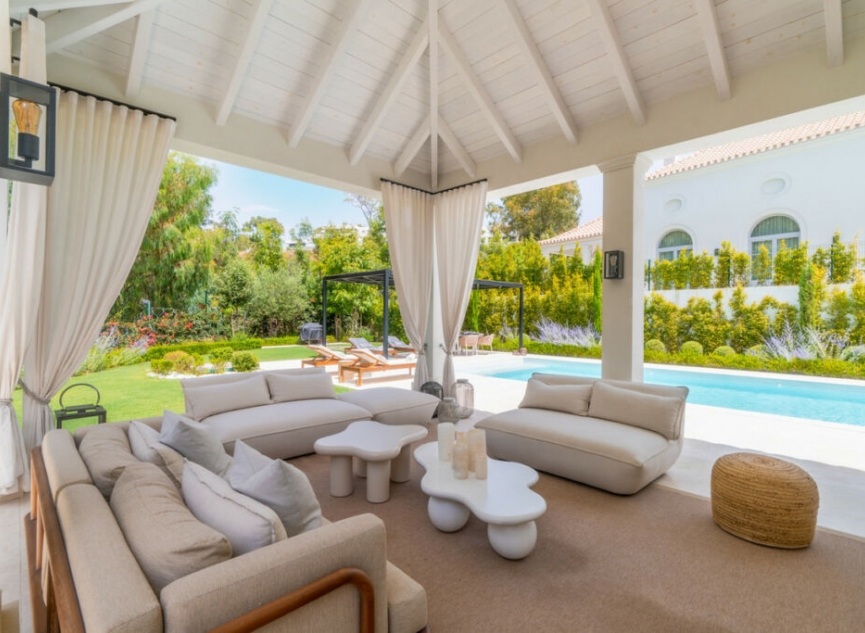 Resale - House -
Nueva Andalucía