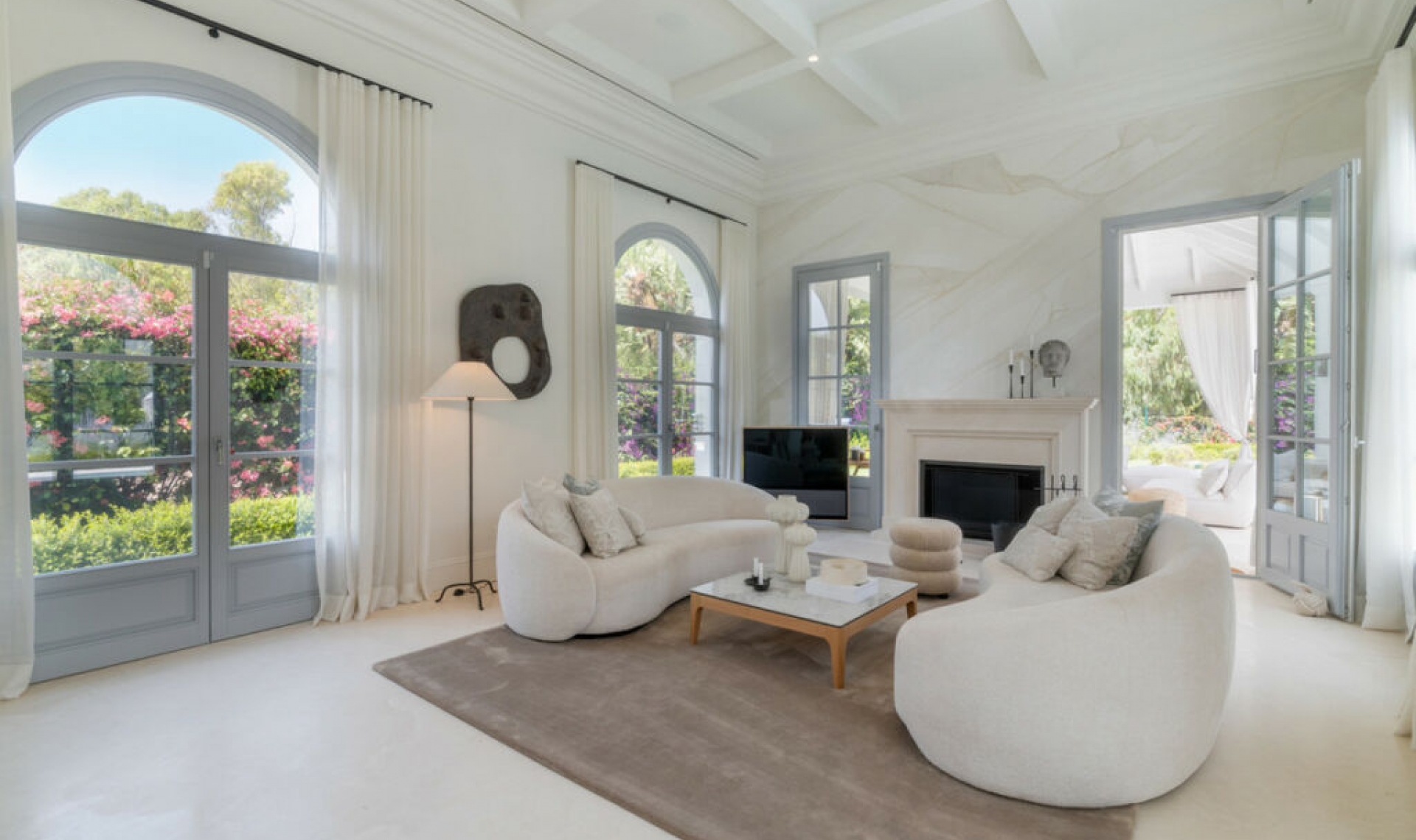 Resale - House -
Nueva Andalucía