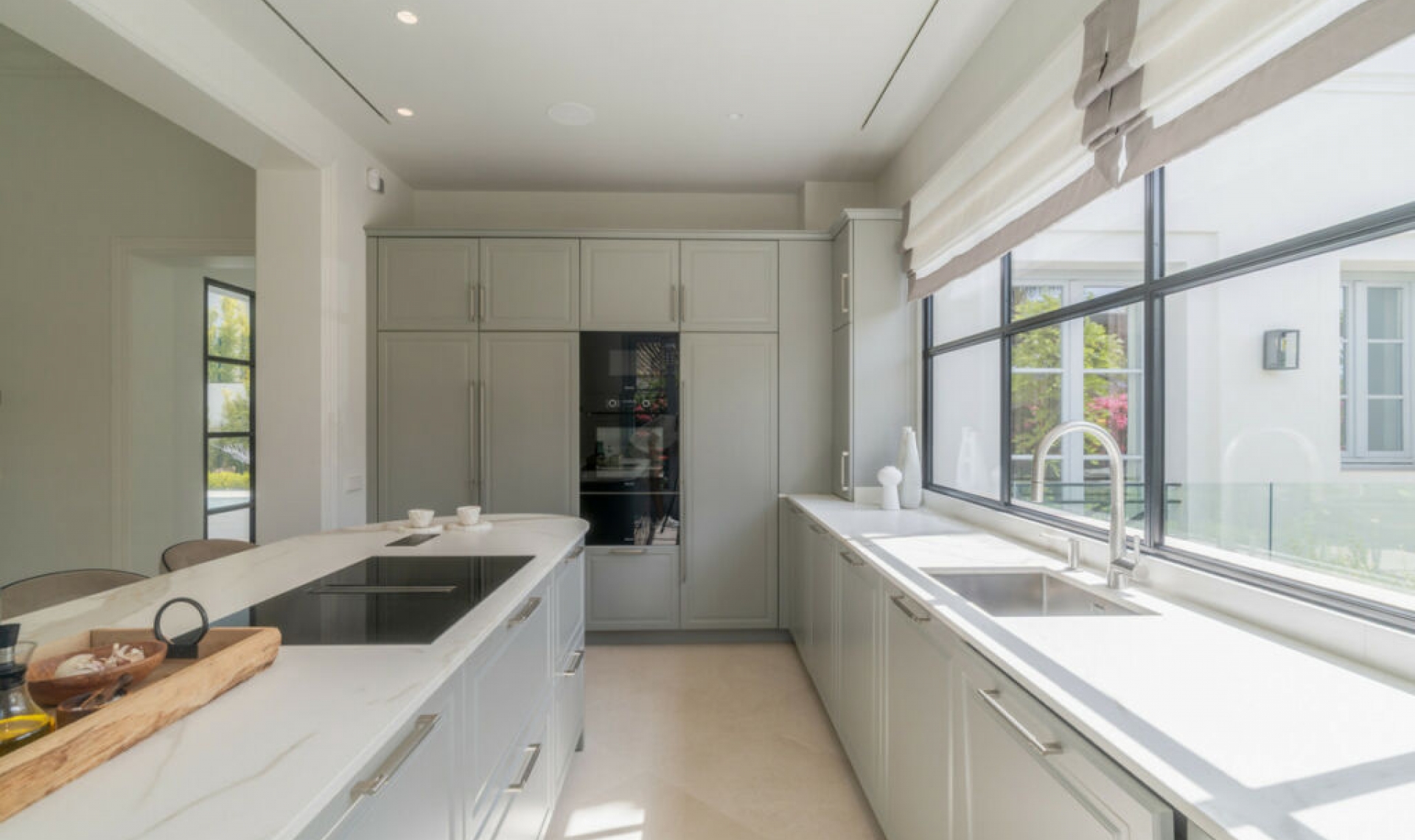 Resale - House -
Nueva Andalucía