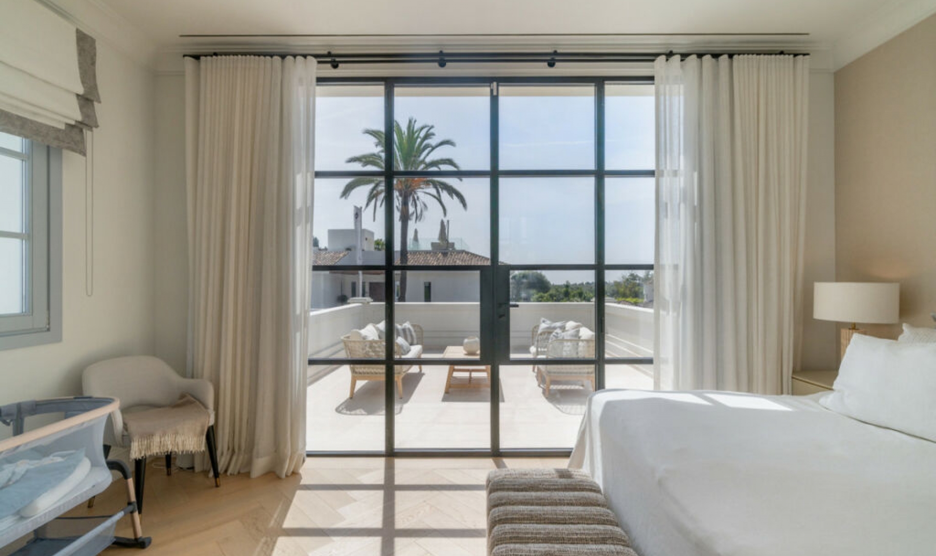 Resale - House -
Nueva Andalucía