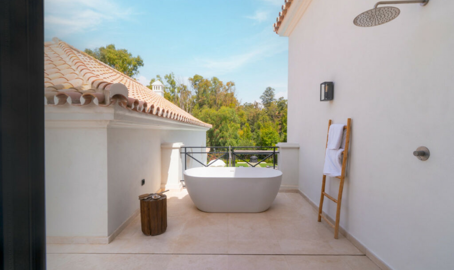 Resale - House -
Nueva Andalucía