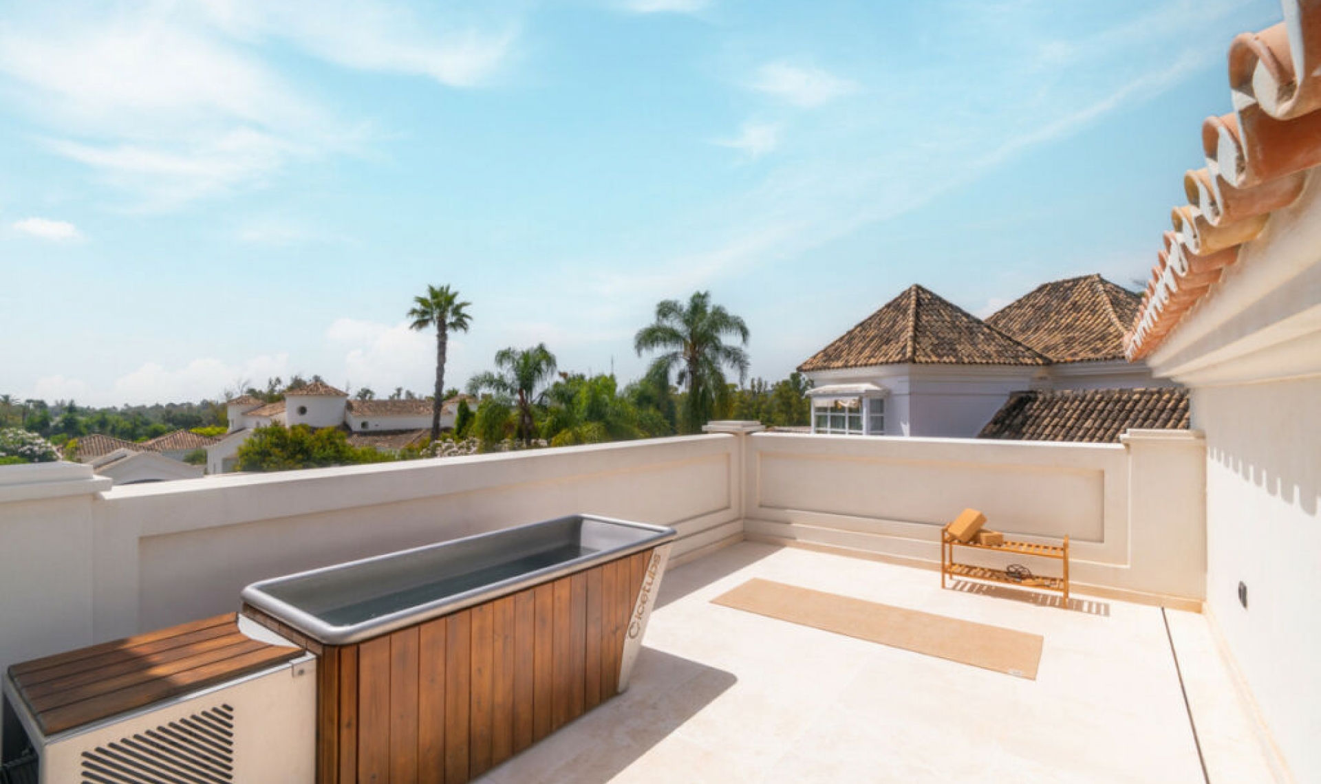 Resale - House -
Nueva Andalucía