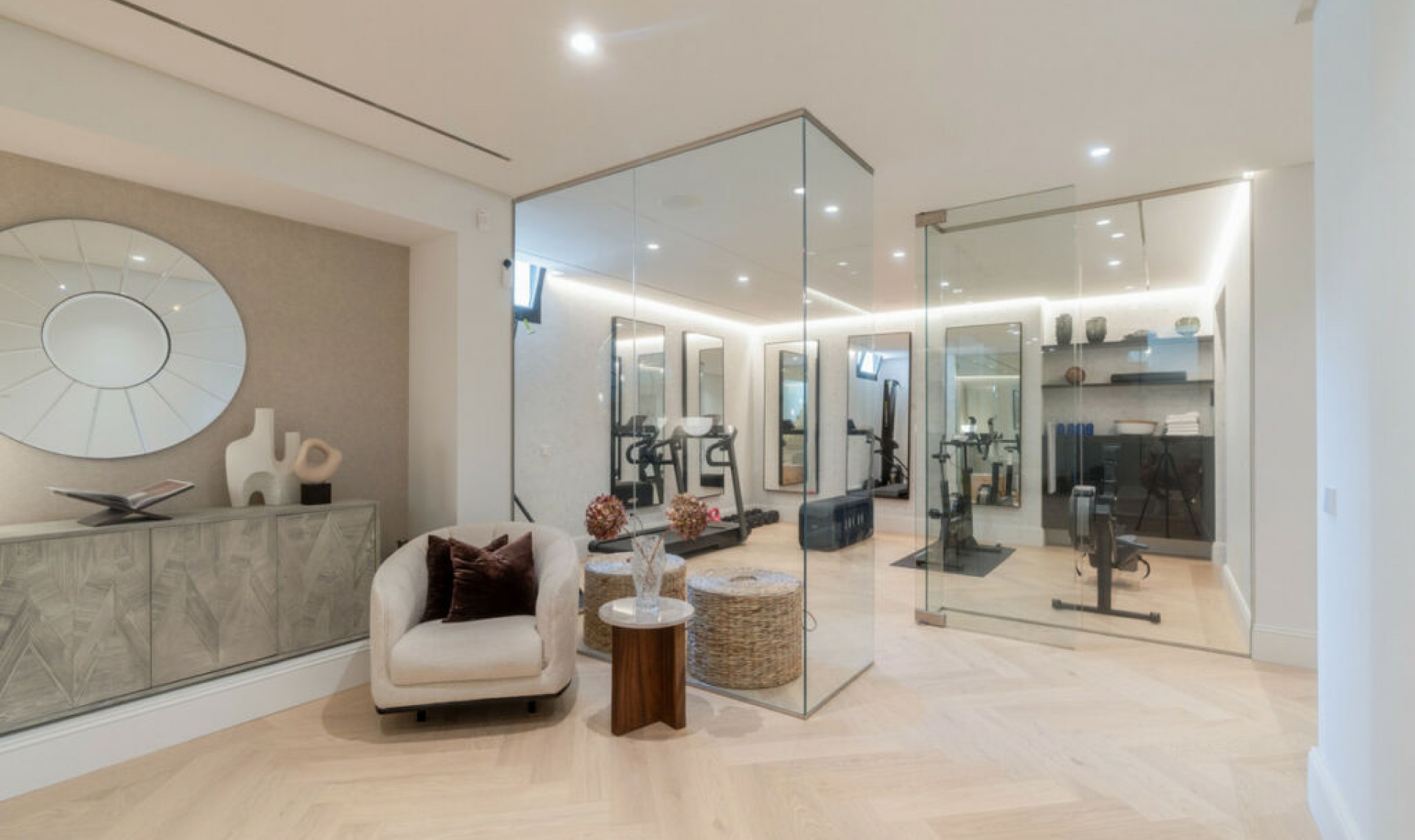 Resale - House -
Nueva Andalucía