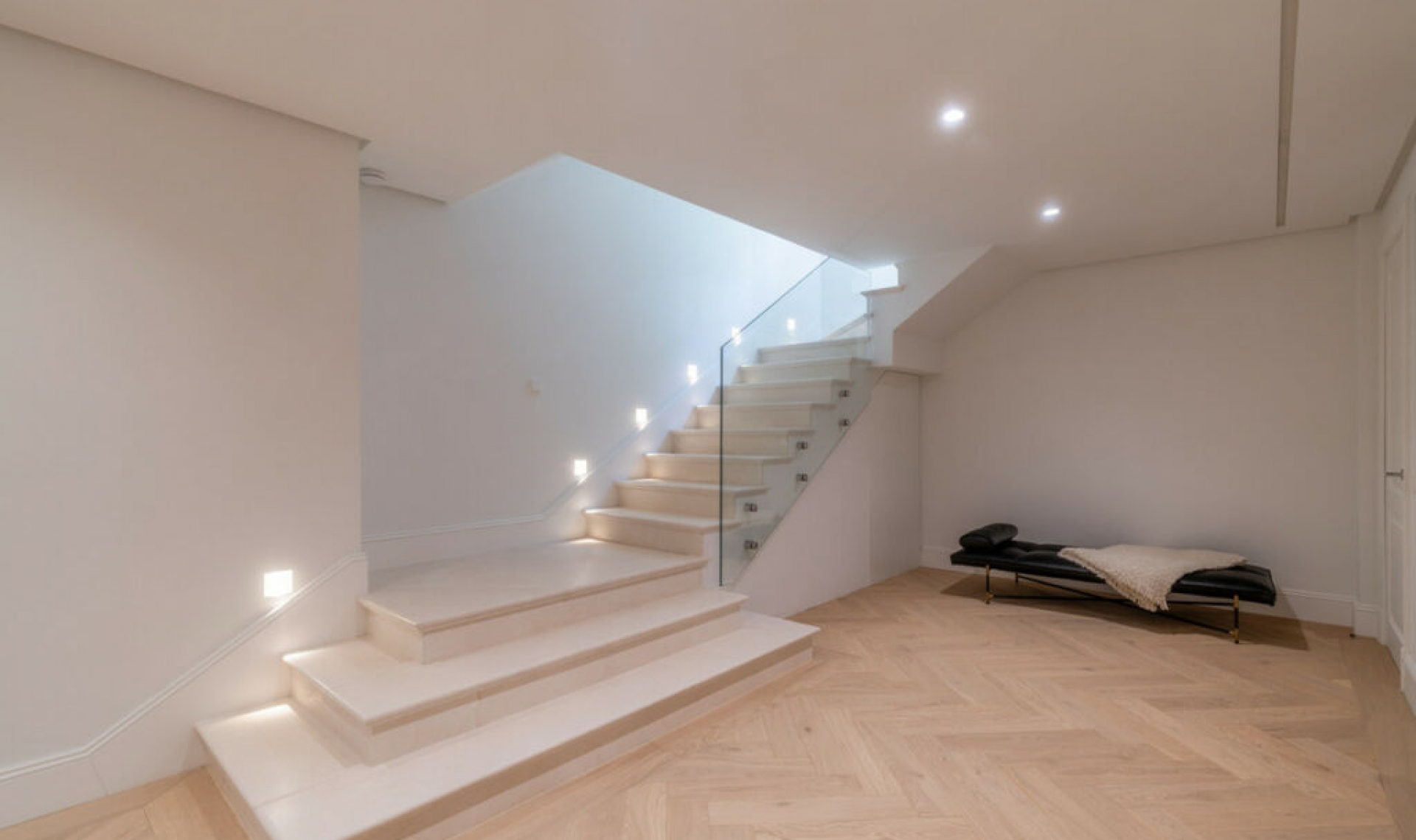 Resale - House -
Nueva Andalucía