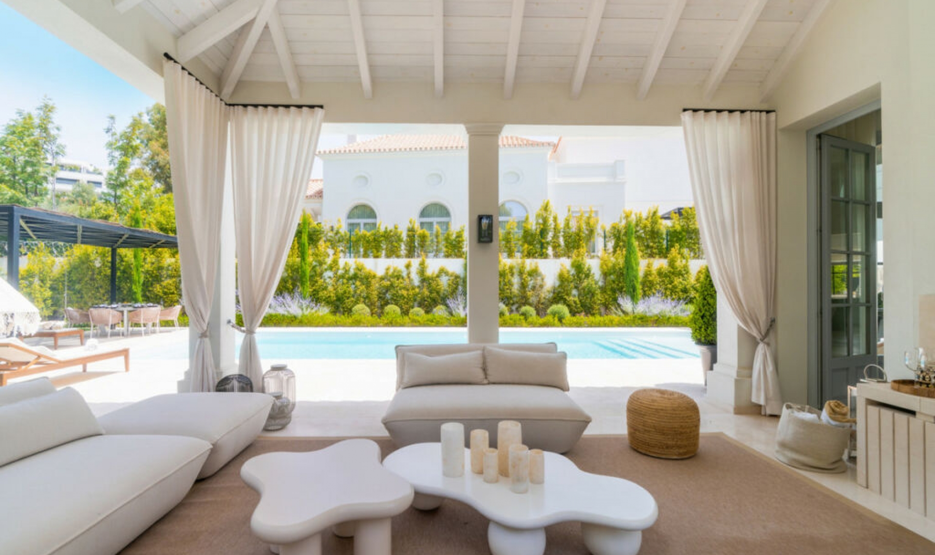 Resale - House -
Nueva Andalucía