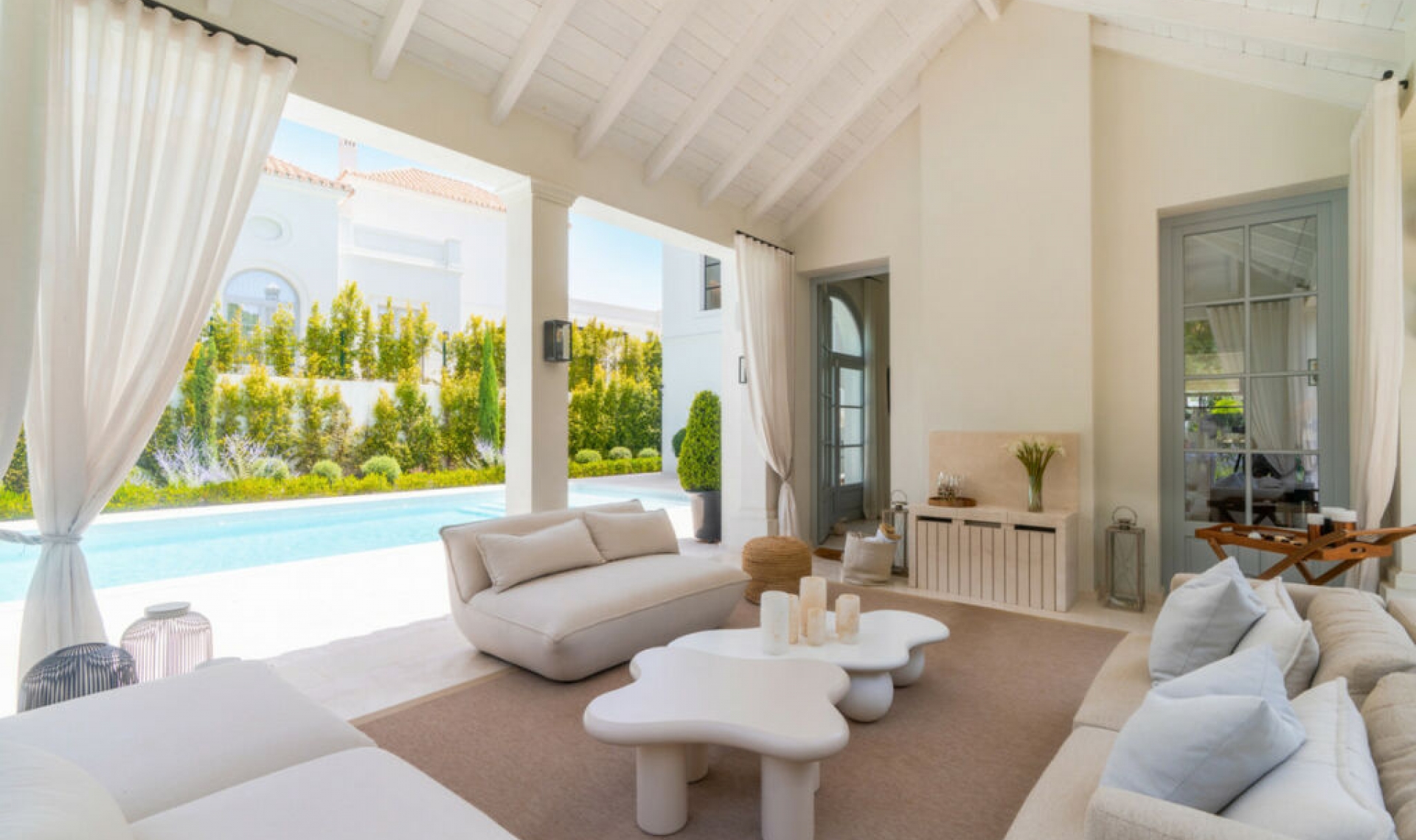 Resale - House -
Nueva Andalucía