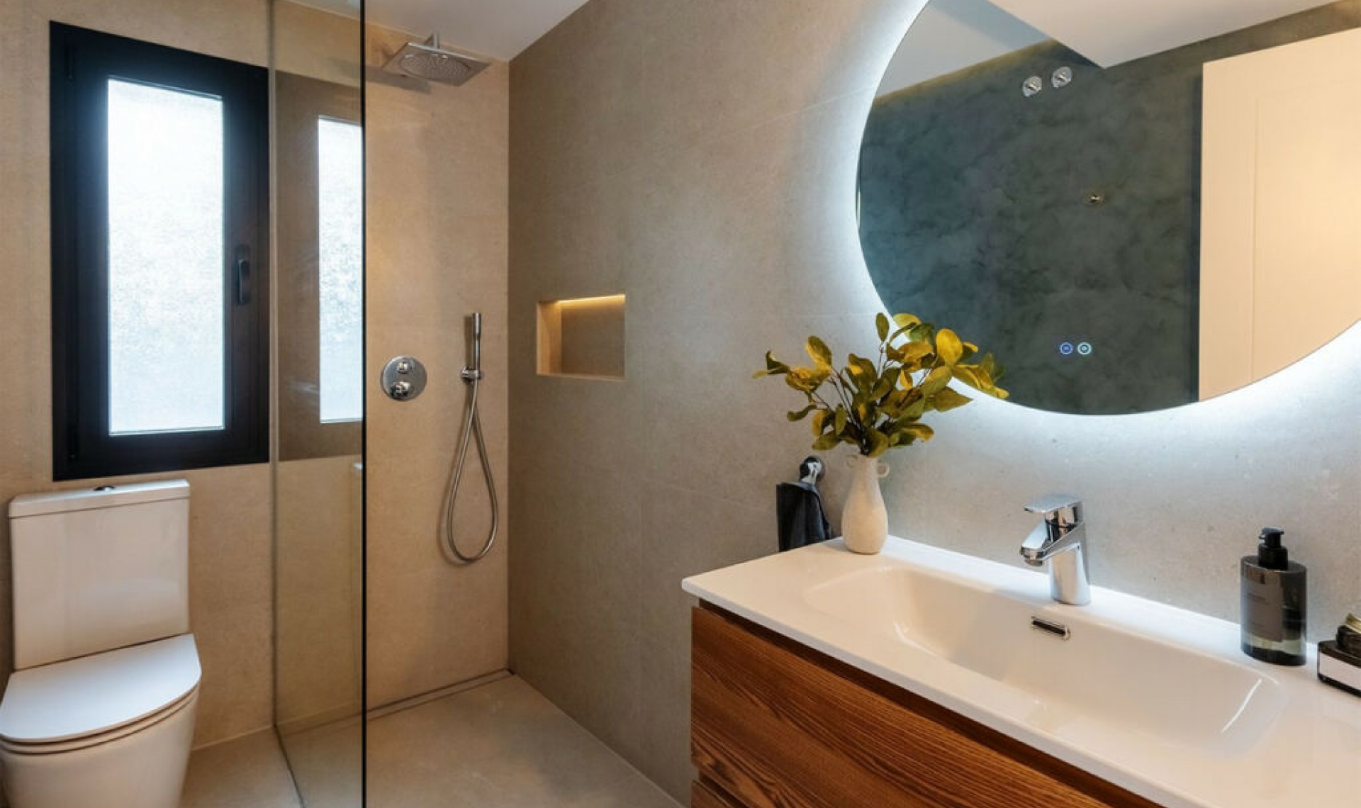 Resale - House -
Nueva Andalucía