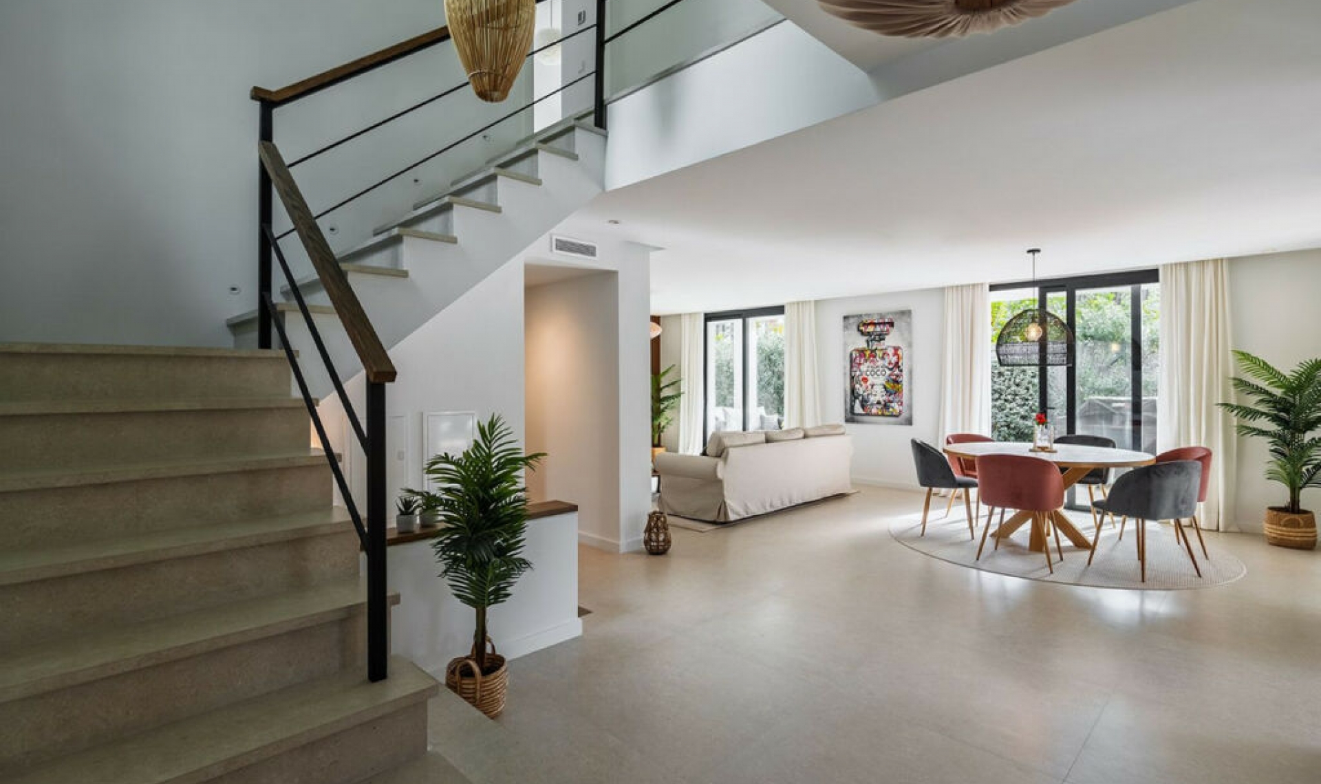 Resale - House -
Nueva Andalucía