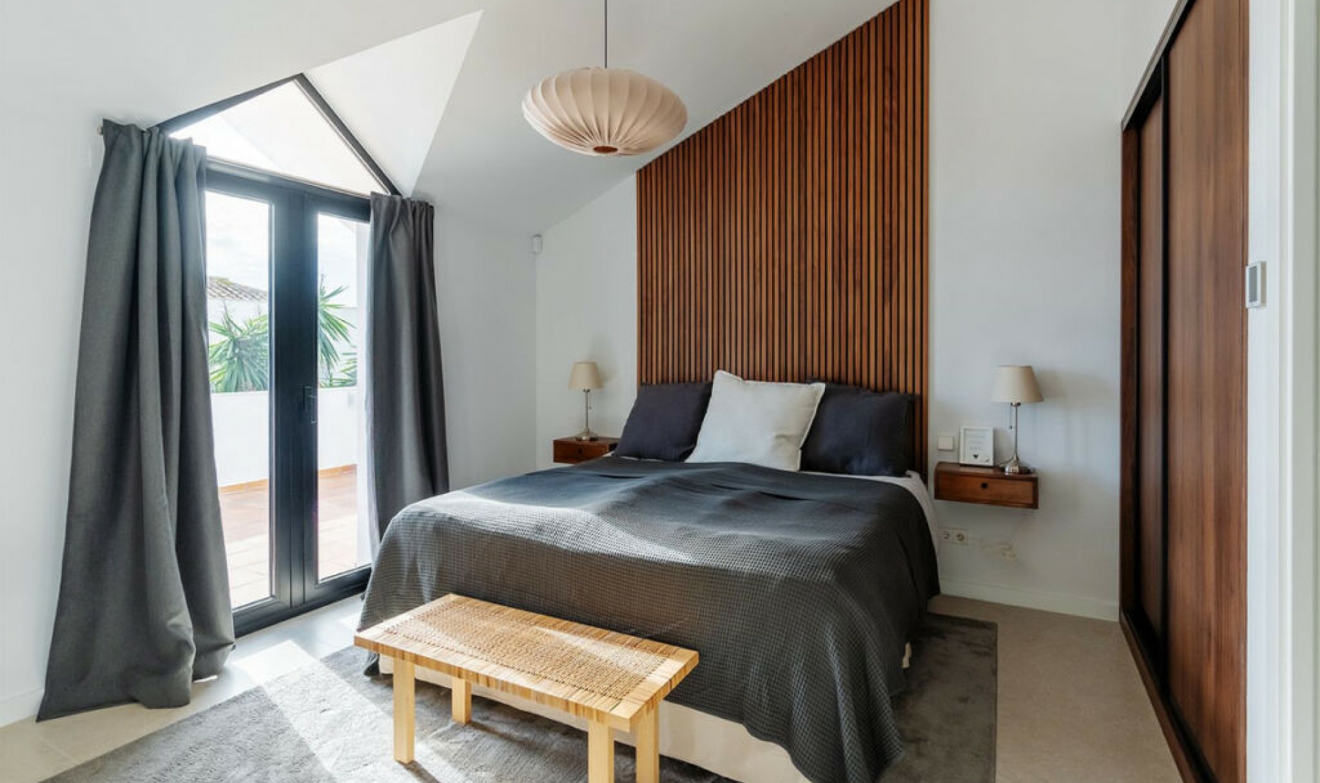 Resale - House -
Nueva Andalucía