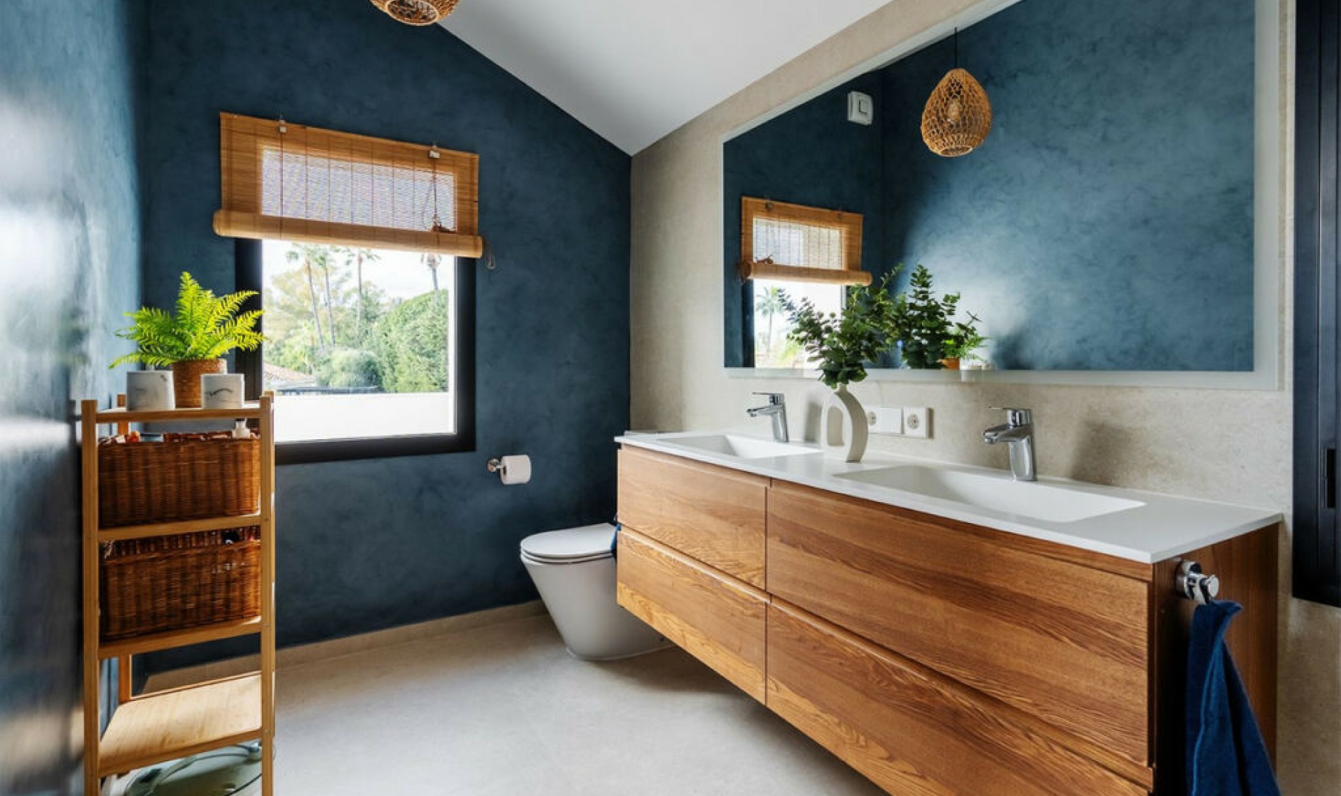 Resale - House -
Nueva Andalucía