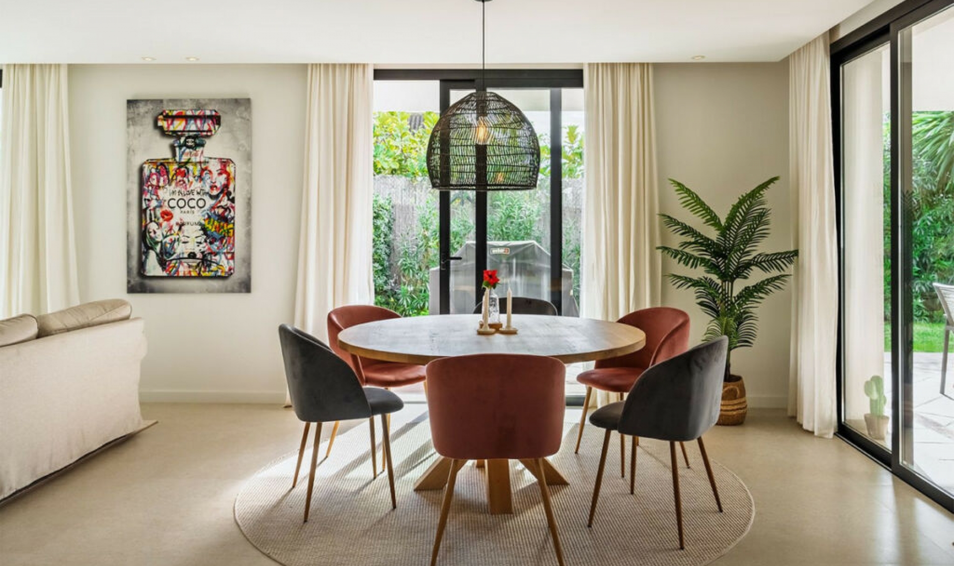 Resale - House -
Nueva Andalucía