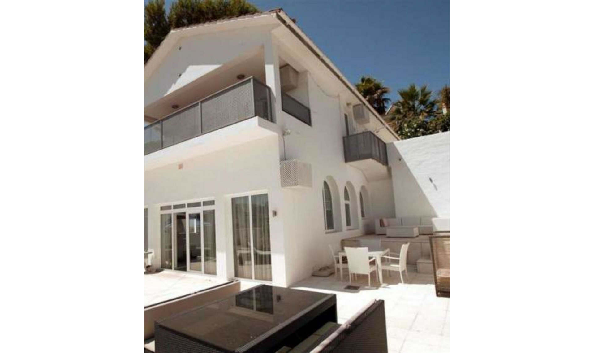 Resale - House -
Nueva Andalucía