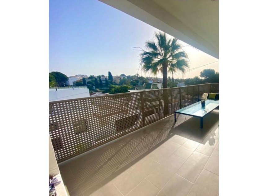 Resale - House -
Nueva Andalucía