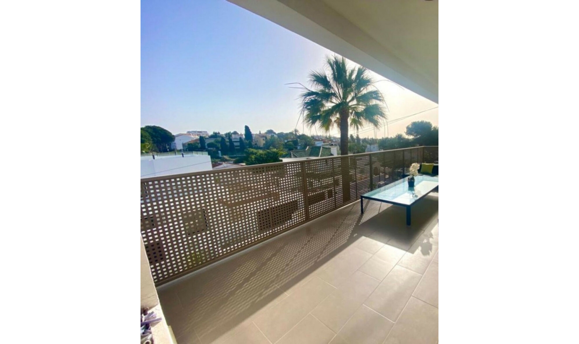 Resale - House -
Nueva Andalucía