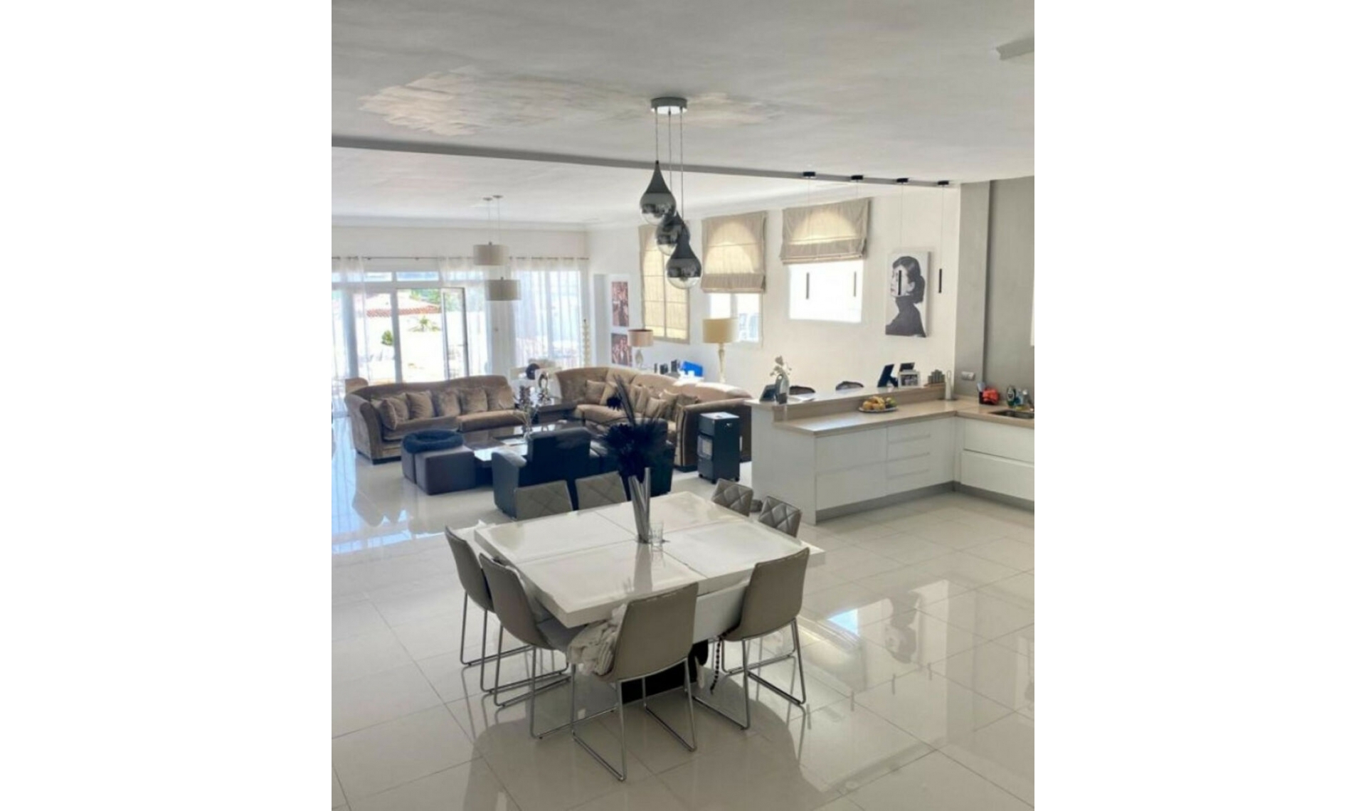 Resale - House -
Nueva Andalucía