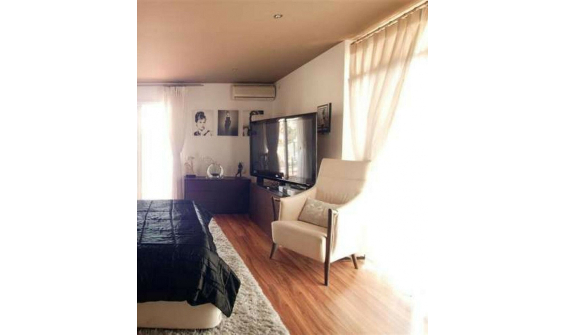 Resale - House -
Nueva Andalucía