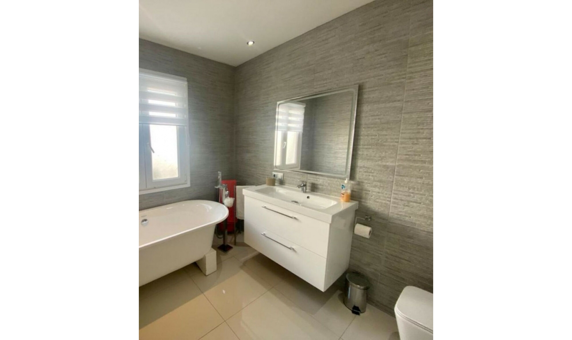 Resale - House -
Nueva Andalucía