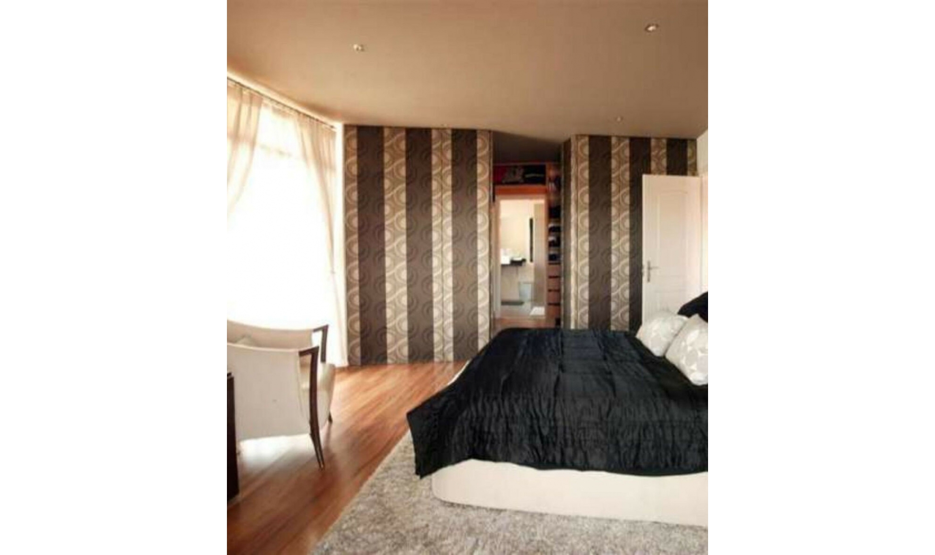 Resale - House -
Nueva Andalucía