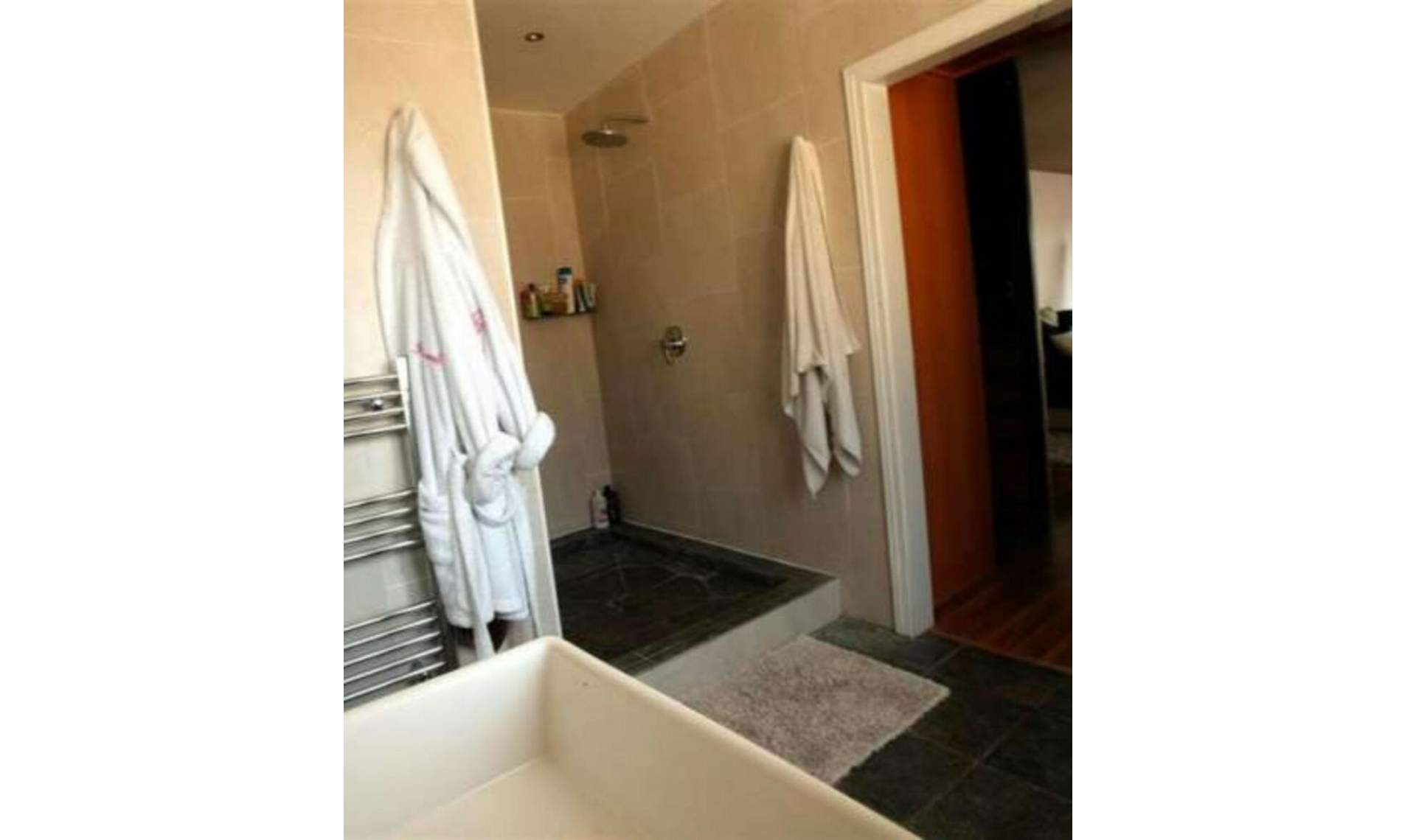 Resale - House -
Nueva Andalucía