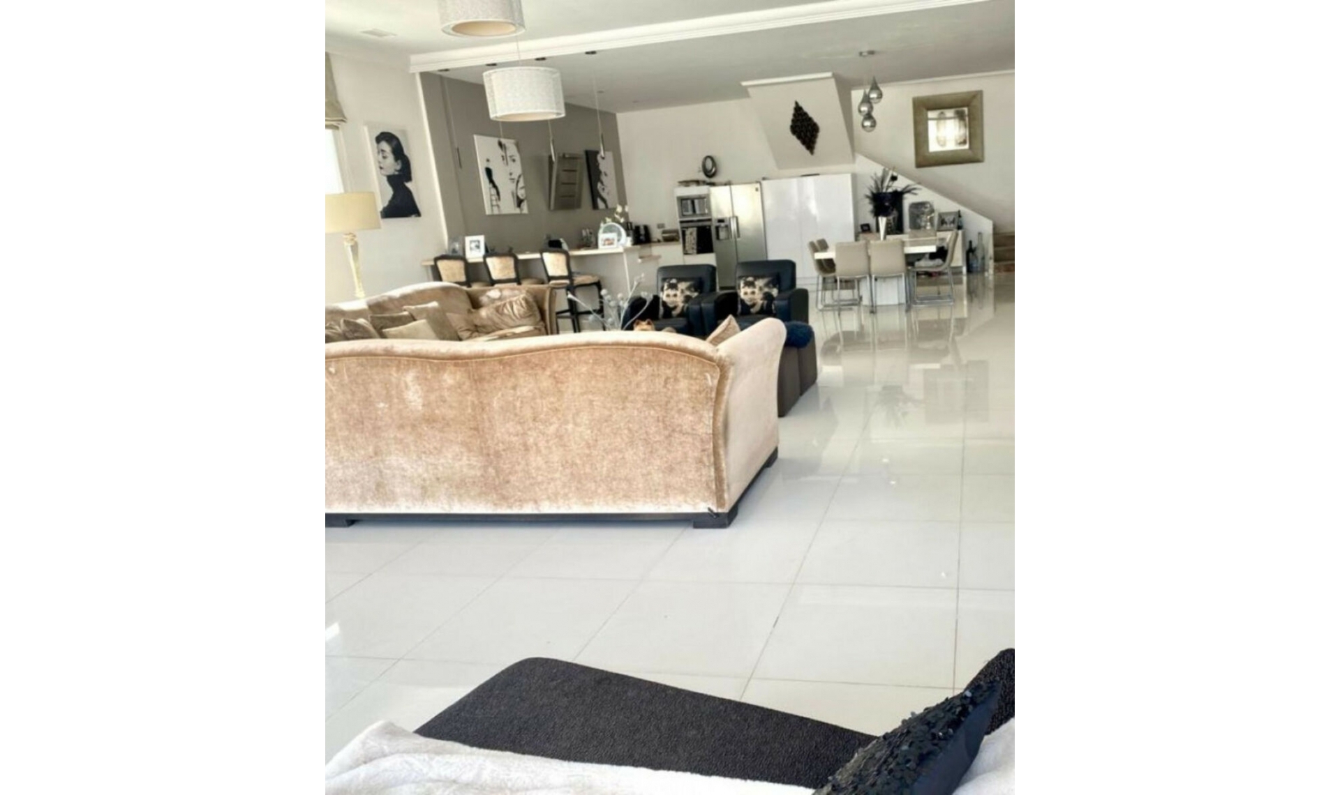 Resale - House -
Nueva Andalucía