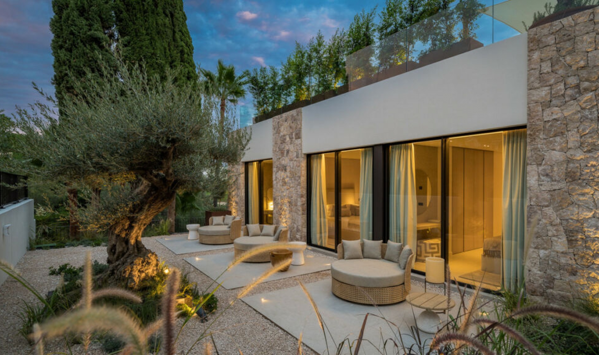 Resale - House -
Nueva Andalucía