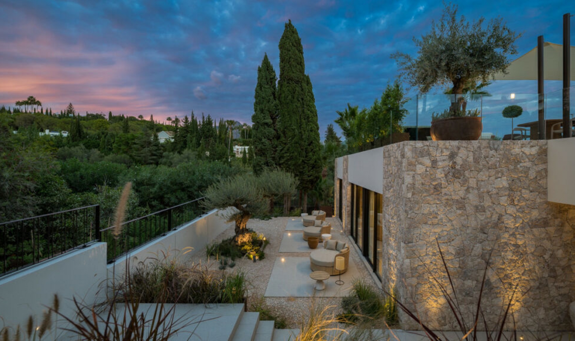 Resale - House -
Nueva Andalucía