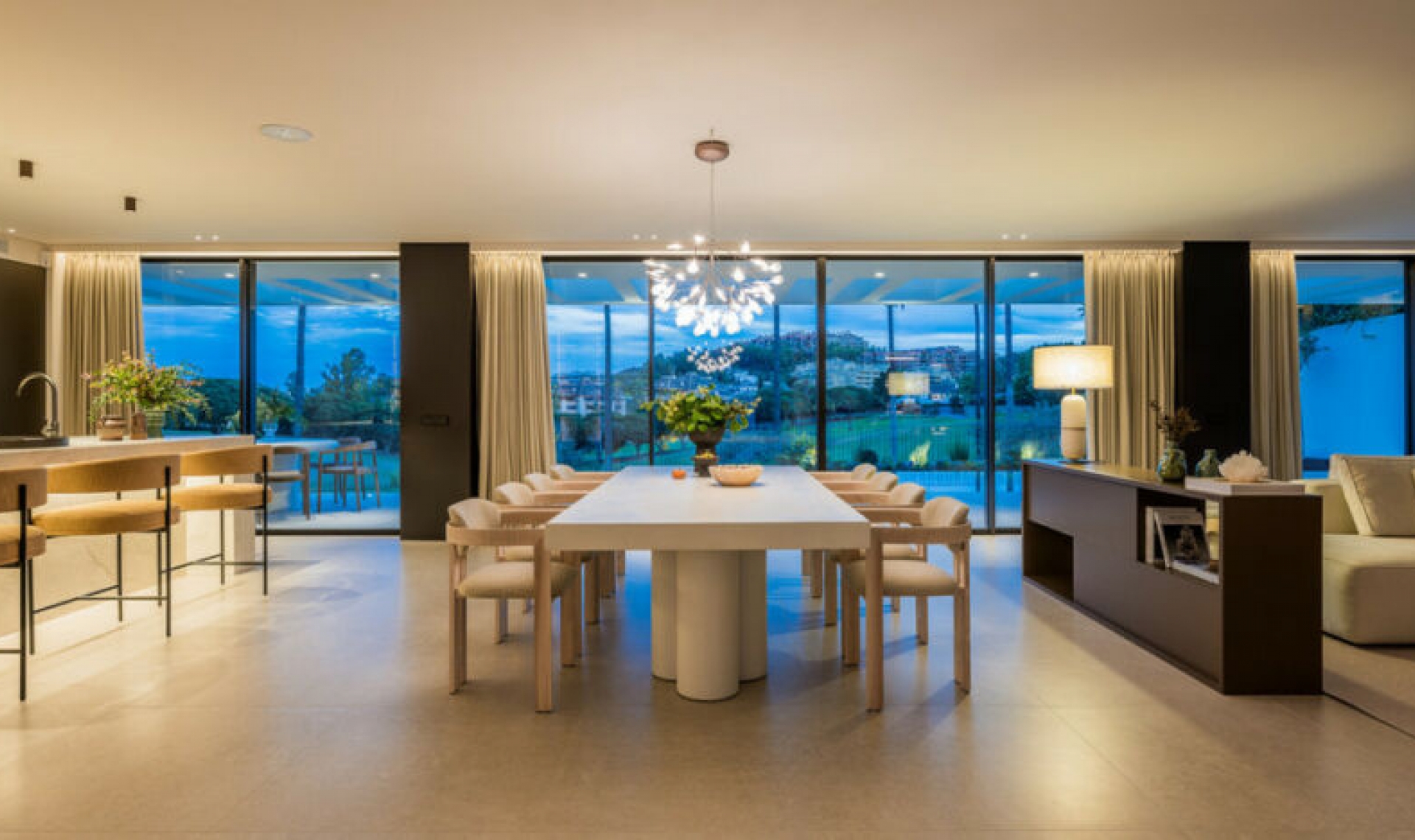 Resale - House -
Nueva Andalucía