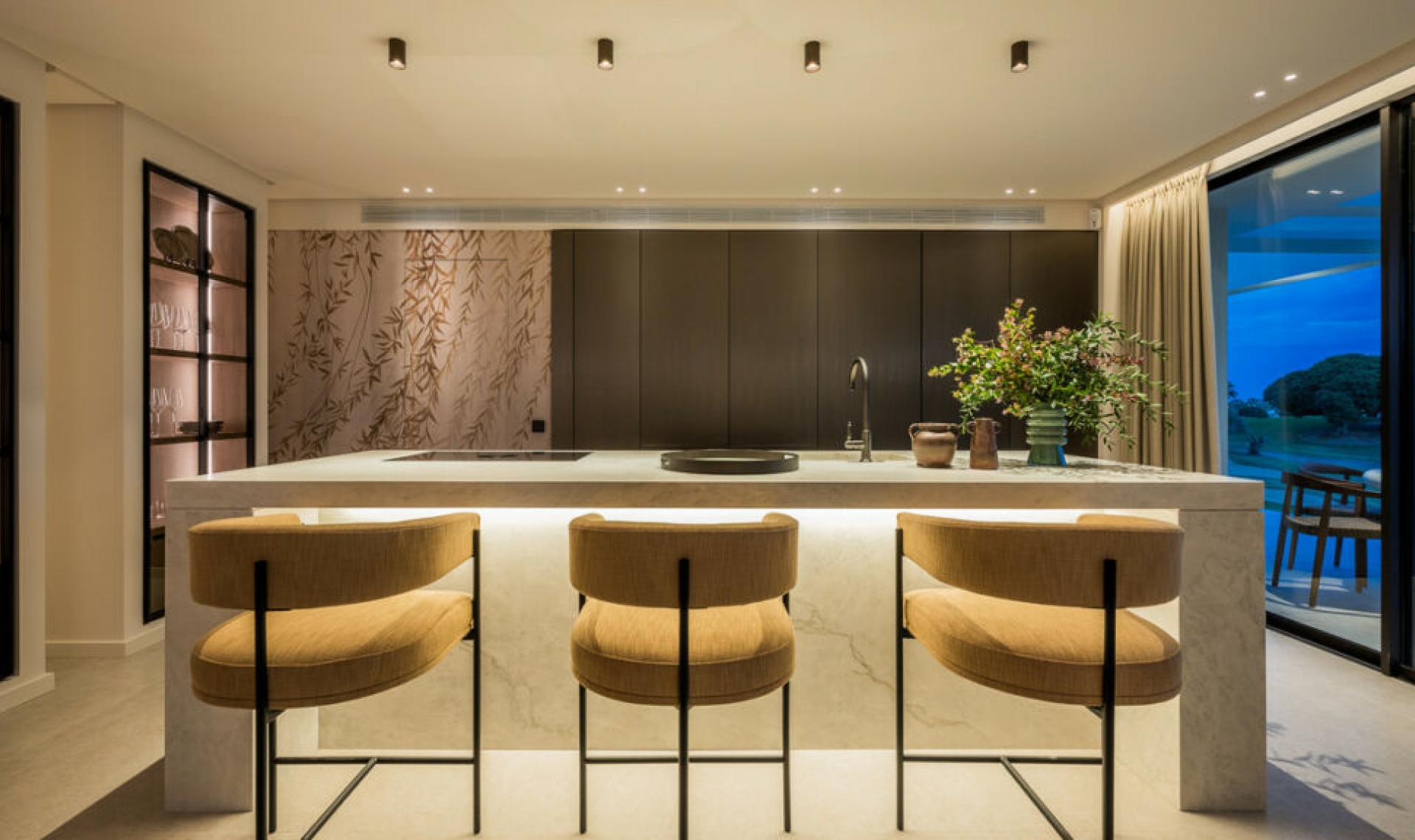 Resale - House -
Nueva Andalucía