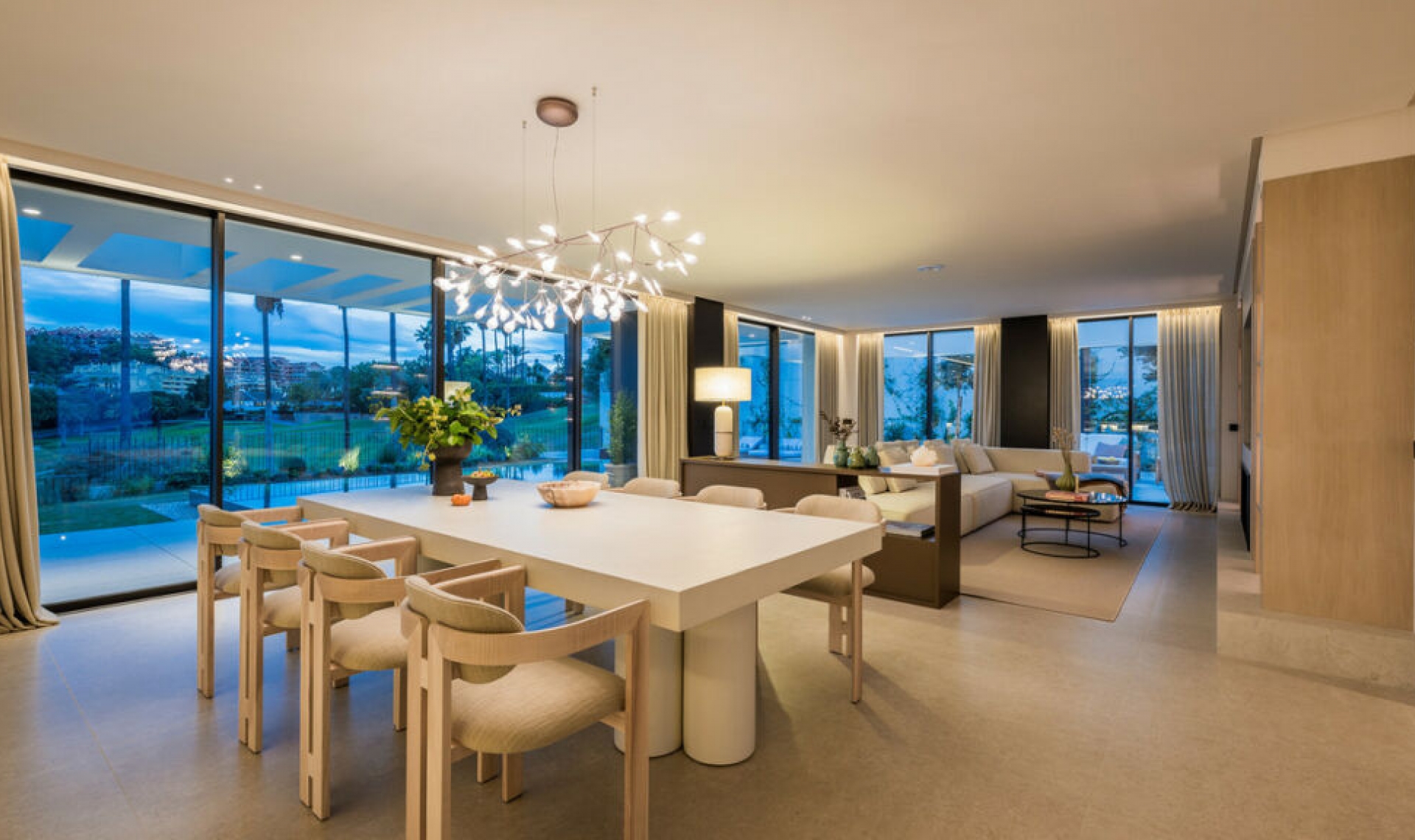 Resale - House -
Nueva Andalucía