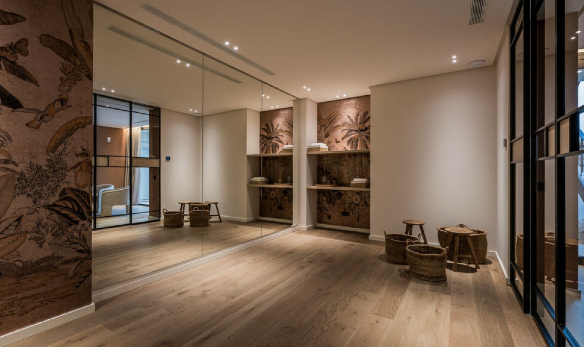 Resale - House -
Nueva Andalucía