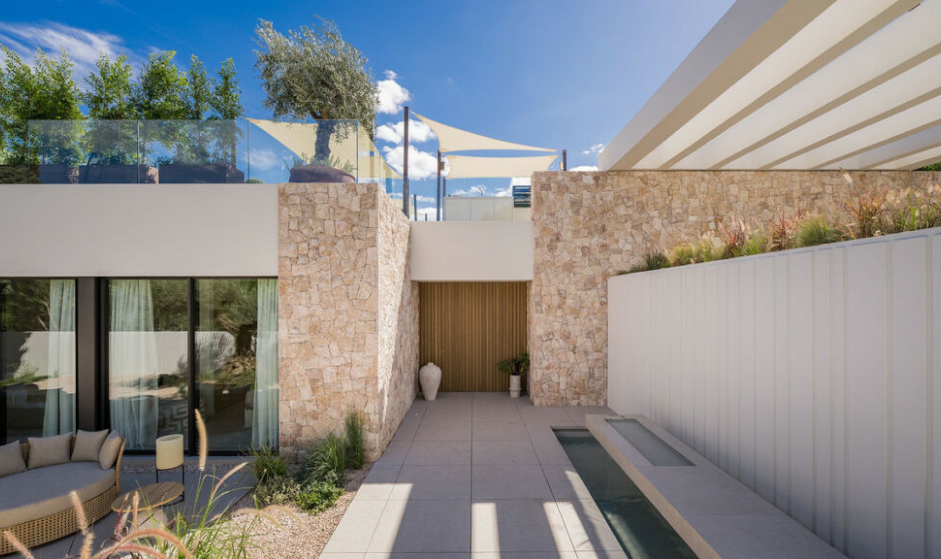 Resale - House -
Nueva Andalucía