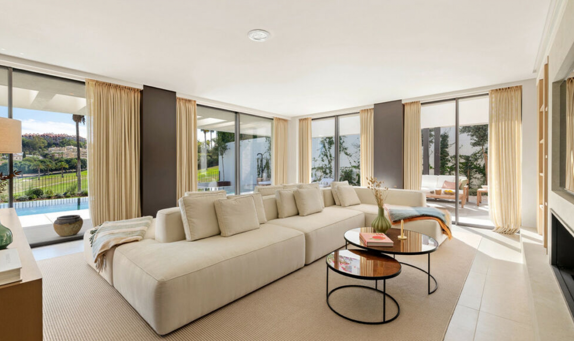 Resale - House -
Nueva Andalucía