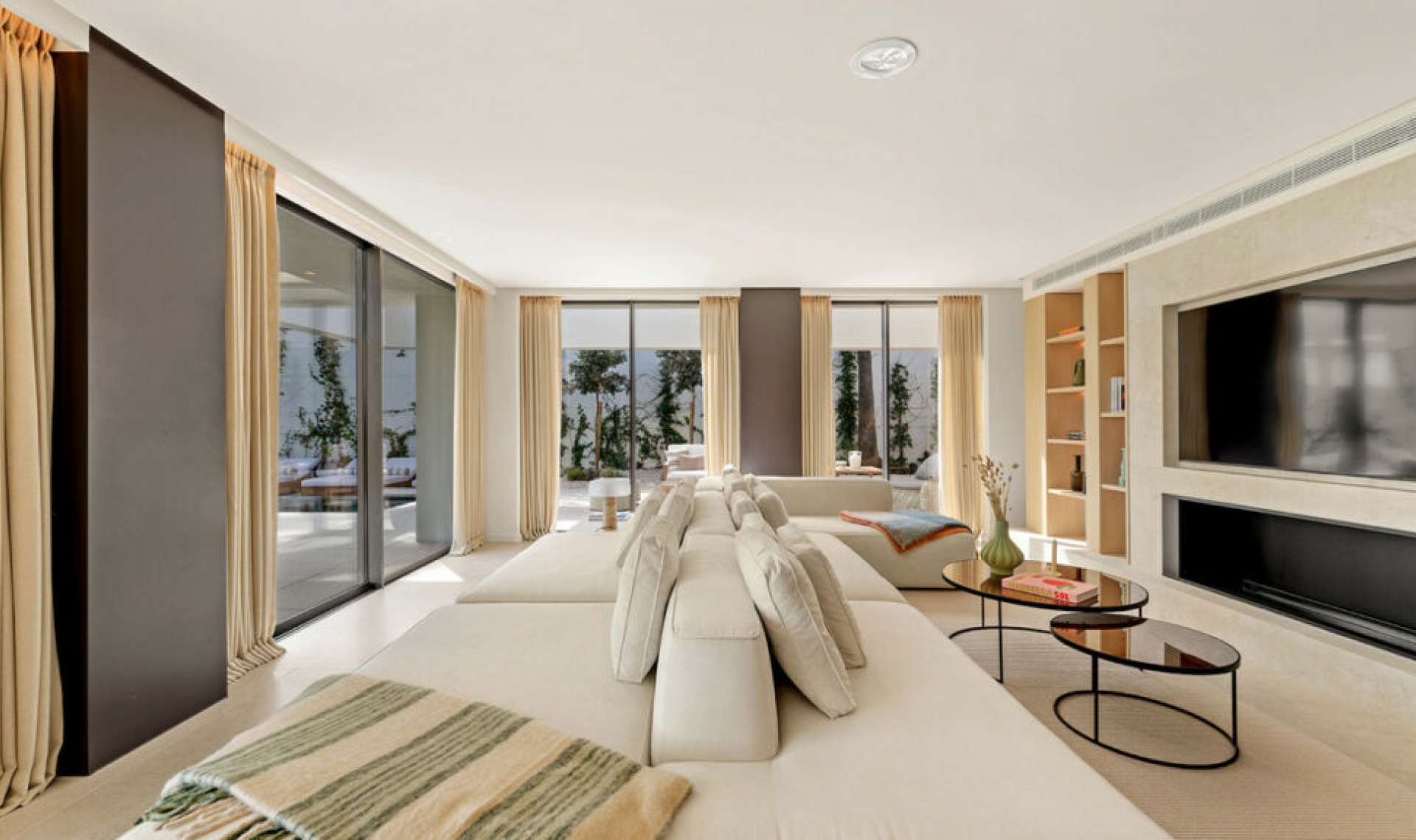 Resale - House -
Nueva Andalucía