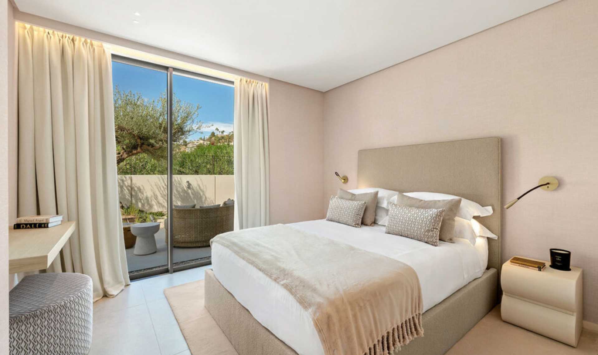 Resale - House -
Nueva Andalucía