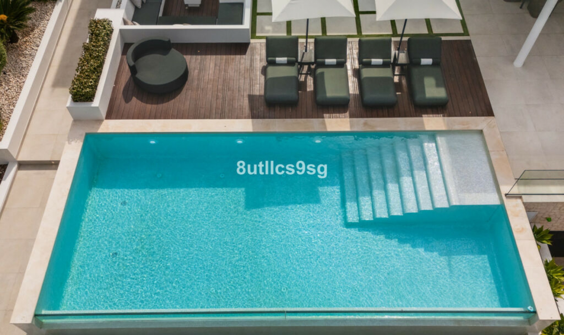 Resale - House -
Nueva Andalucía