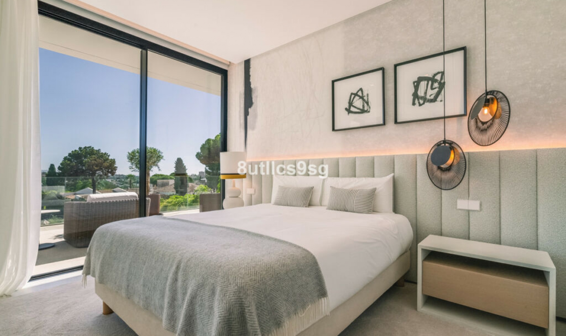 Resale - House -
Nueva Andalucía